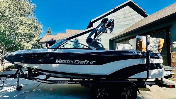 MasterCraft XT22 