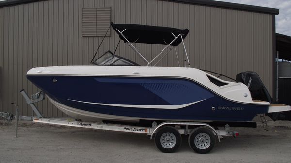 Bayliner D22 