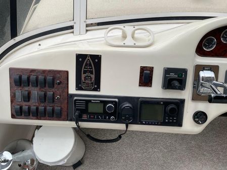 Sea Ray 400 Sedan Bridge image