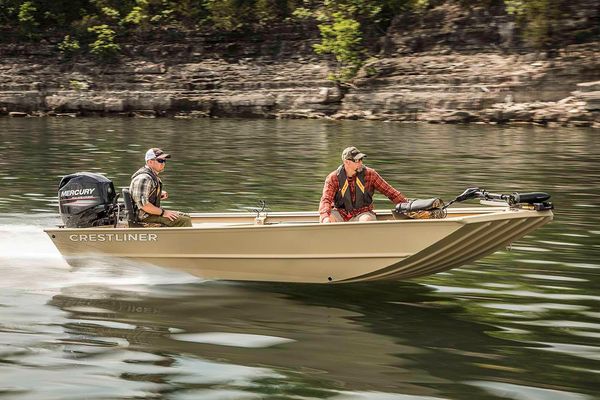 Crestliner 1860 Retriever Jon Deluxe - main image