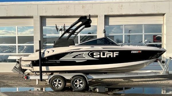 Chaparral 21 Surf Bowrider