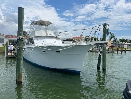 Hatteras 45 Convertible image