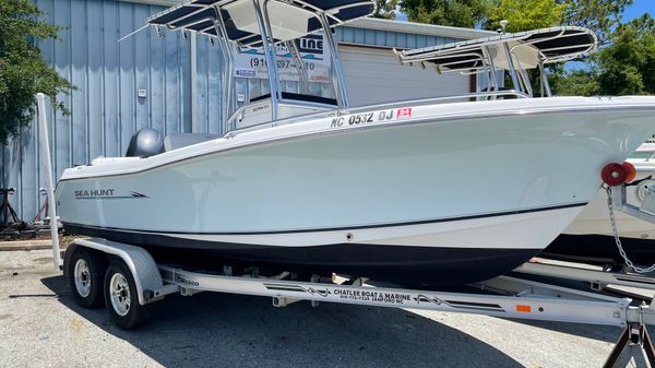 Sea Hunt 210 Ultra 