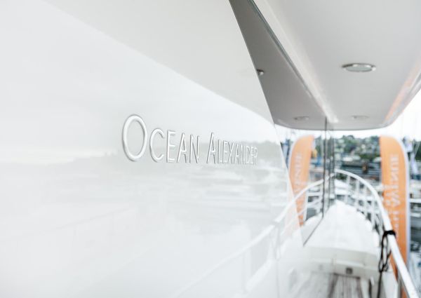 Ocean Alexander 74 Flybridge Motoryacht image