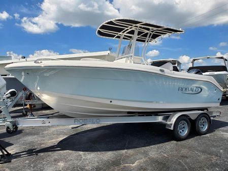 Robalo R200 Center Console image