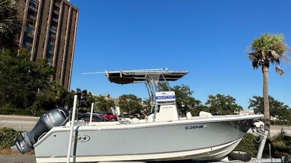 Sea Hunt Ultra 225