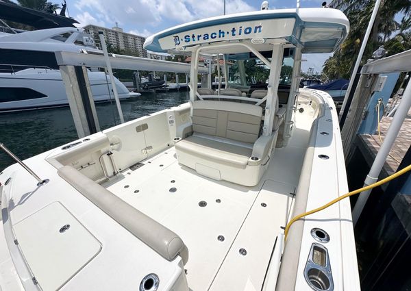 Boston Whaler 380 Outrage image