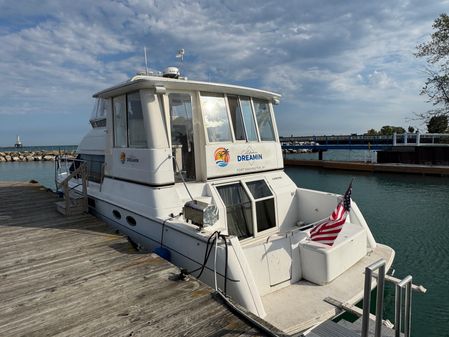 Carver 504 Cockpit Motor Yacht image