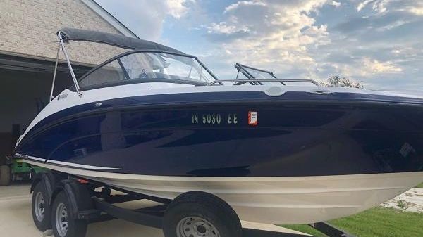 Yamaha Boats 210SX