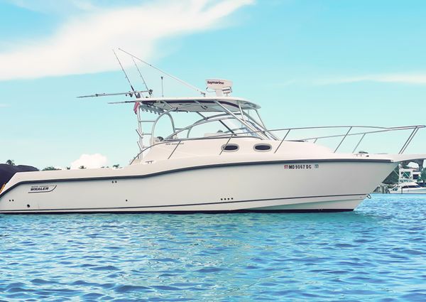 Boston Whaler 305 Conquest image