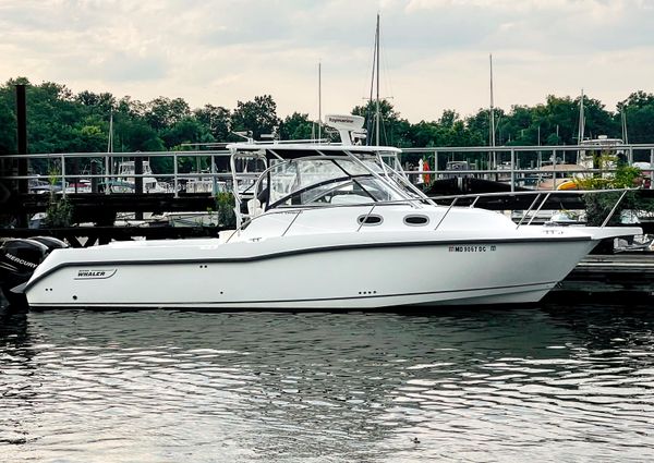 Boston Whaler 305 Conquest image