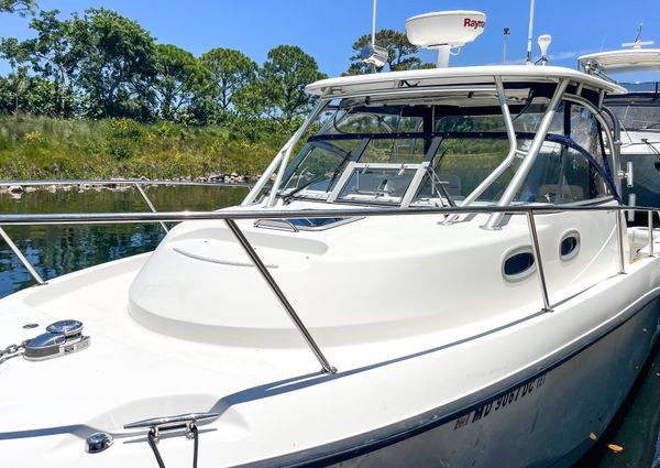 Boston Whaler 305 Conquest image