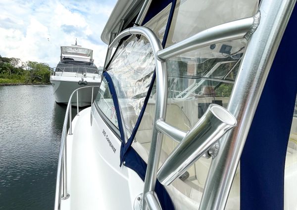 Boston Whaler 305 Conquest image