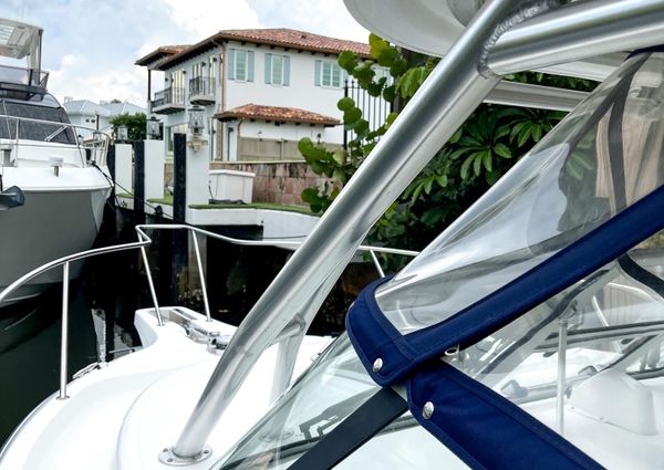 Boston Whaler 305 Conquest image