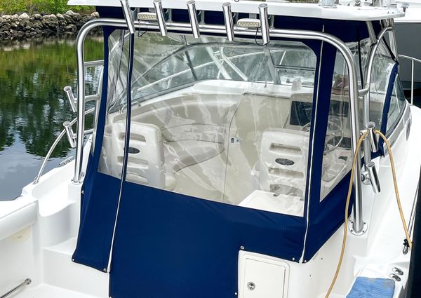 Boston Whaler 305 Conquest image