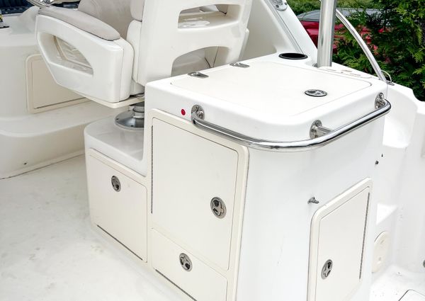 Boston Whaler 305 Conquest image