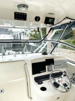 Boston Whaler 305 Conquest image