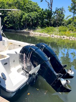 Boston Whaler 305 Conquest image