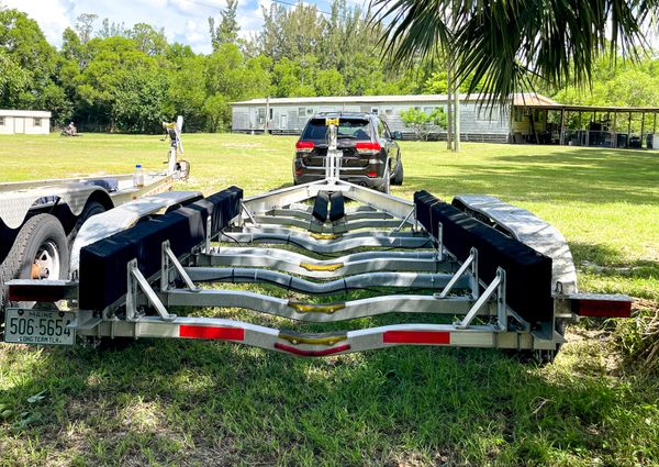 Boston Whaler 305 Conquest image