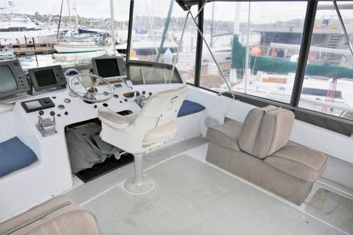 Luhrs 38 image