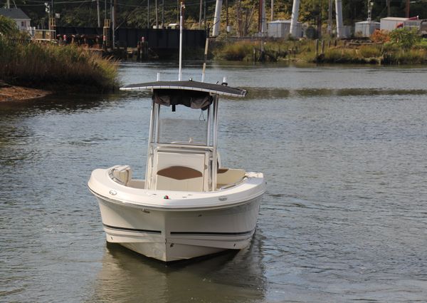 Robalo R200ES image