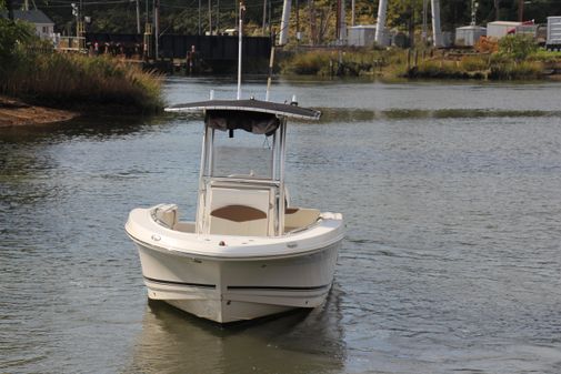 Robalo R200ES image