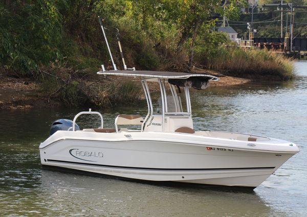 Robalo R200ES image