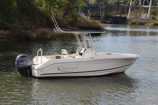 Robalo R200ES image