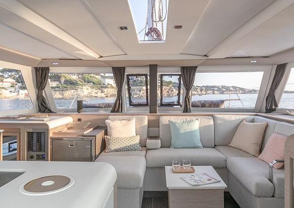 Fountaine Pajot Isla 40 image