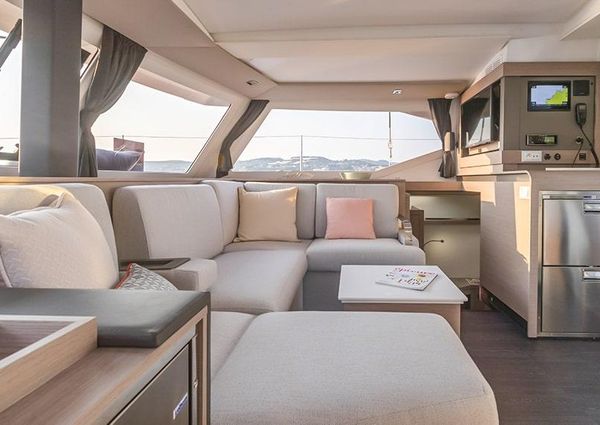 Fountaine Pajot Isla 40 image