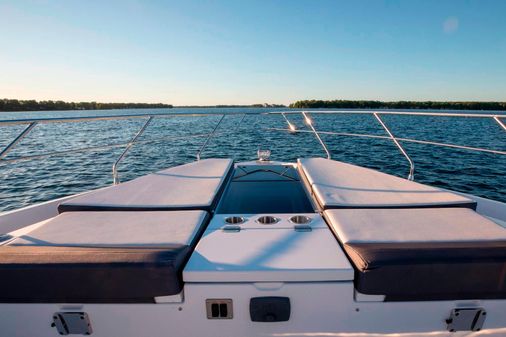 Cruisers Yachts 60 Cantius image