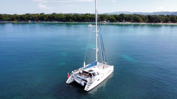 Catana 582 image