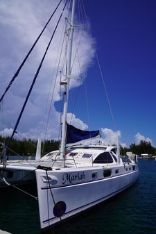 Catana 582 image