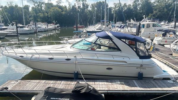 Cruisers Yachts 4270 Esprit