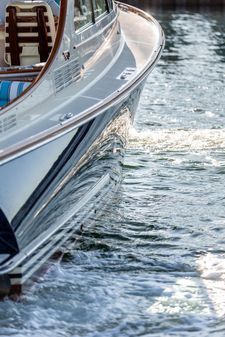 Hinckley Picnic Boat 34 MKII image