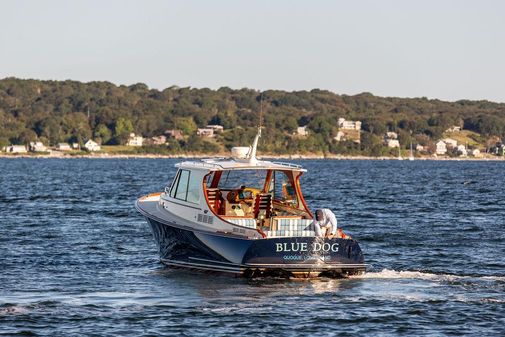 Hinckley Picnic Boat 34 MKII image