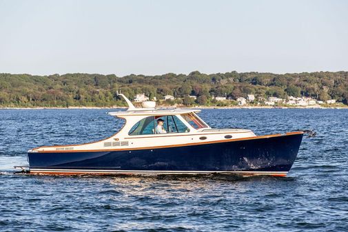 Hinckley Picnic Boat 34 MKII image