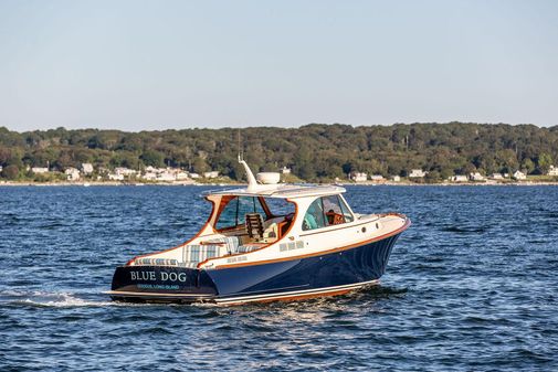 Hinckley Picnic Boat 34 MKII image