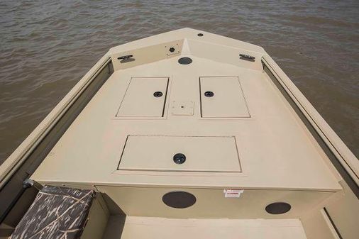 Crestliner 1660-RETRIEVER-JON-DELUXE image