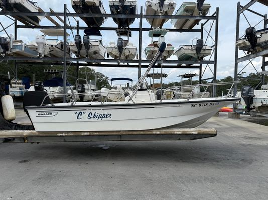 Boston-whaler 170-MONTAUK - main image