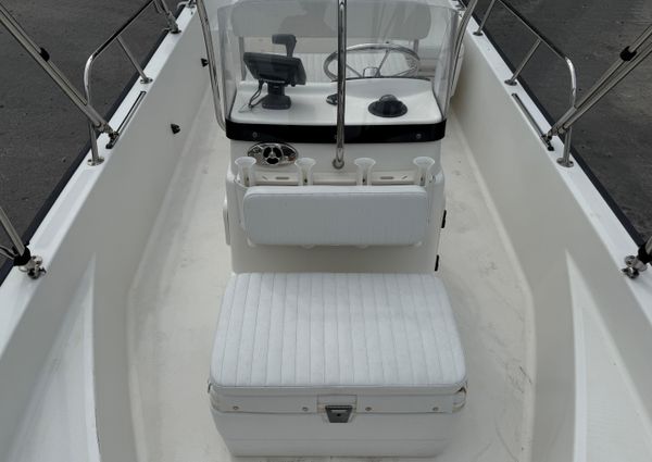 Boston-whaler 170-MONTAUK image