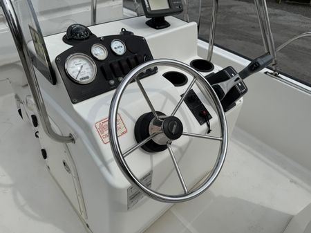 Boston-whaler 170-MONTAUK image