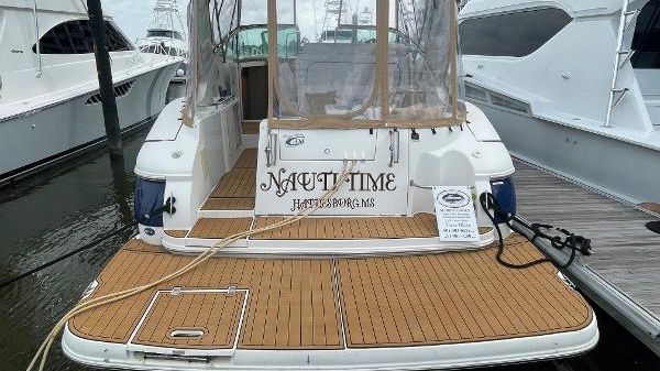 Cruisers Yachts 320 Express 