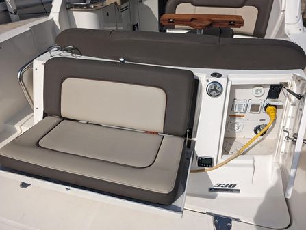 Sea Ray 330 Sundancer image