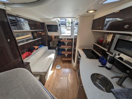 Sea Ray 330 Sundancer image