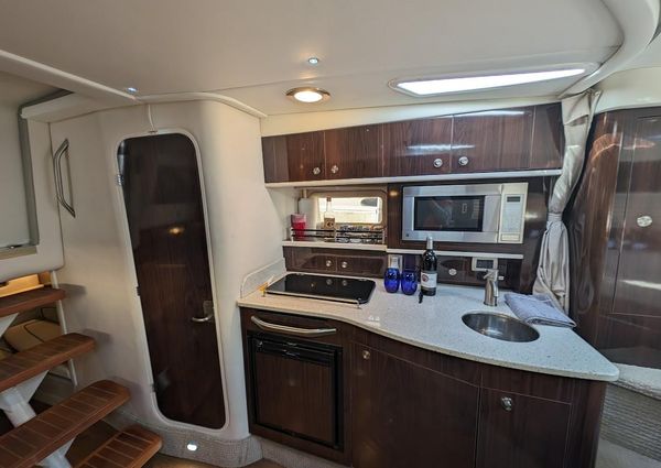 Sea Ray 330 Sundancer image