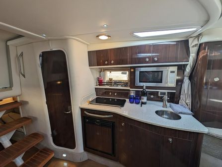 Sea Ray 330 Sundancer image