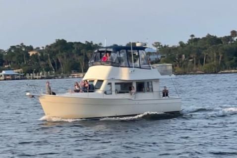 Mainship 34 Trawler