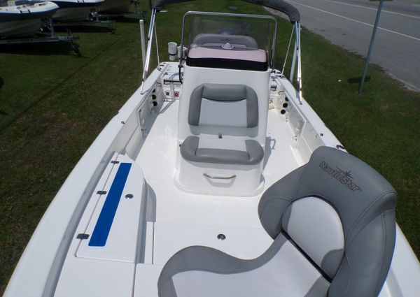 Nauticstar 227XTS image