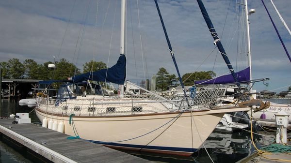 Island Packet 32